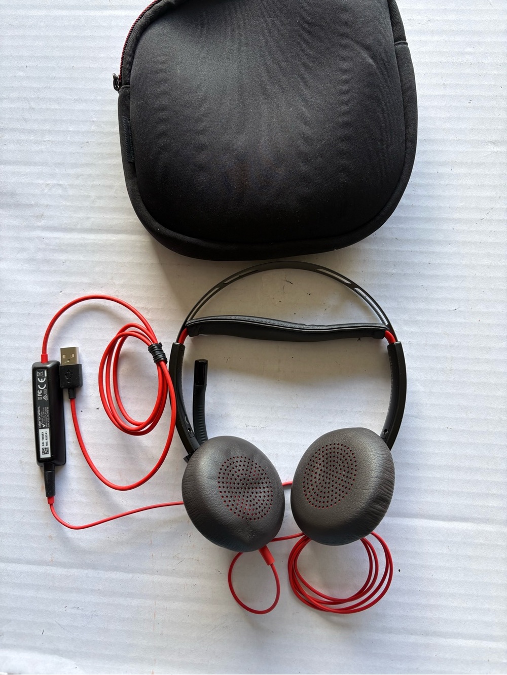 Planteonics Black On-Ear Wired Headphones with USB Cable